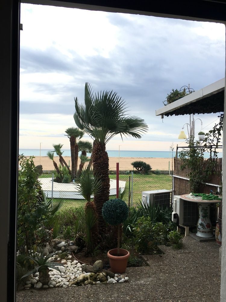 Lux Beach House Barcelona With Pool And Hot Tub, Beach Access Malgrat de Mar Εξωτερικό φωτογραφία